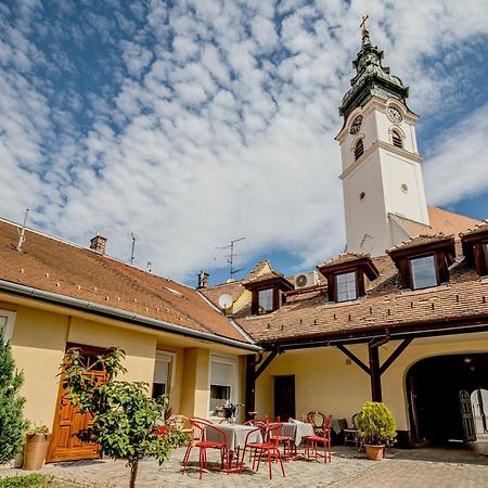Riviéra Rooms Vendégszobák Mosonmagyaróvár Esterno foto