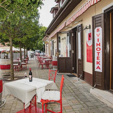 Riviéra Rooms Vendégszobák Mosonmagyaróvár Esterno foto
