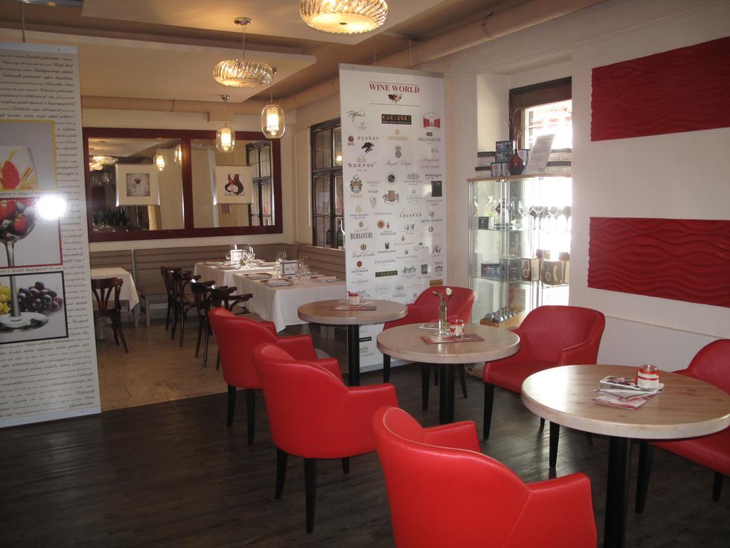 Riviéra Rooms Vendégszobák Mosonmagyaróvár Esterno foto