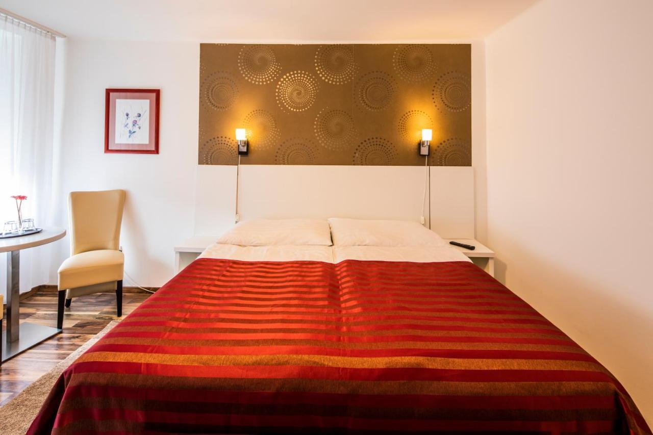 Riviéra Rooms Vendégszobák Mosonmagyaróvár Esterno foto