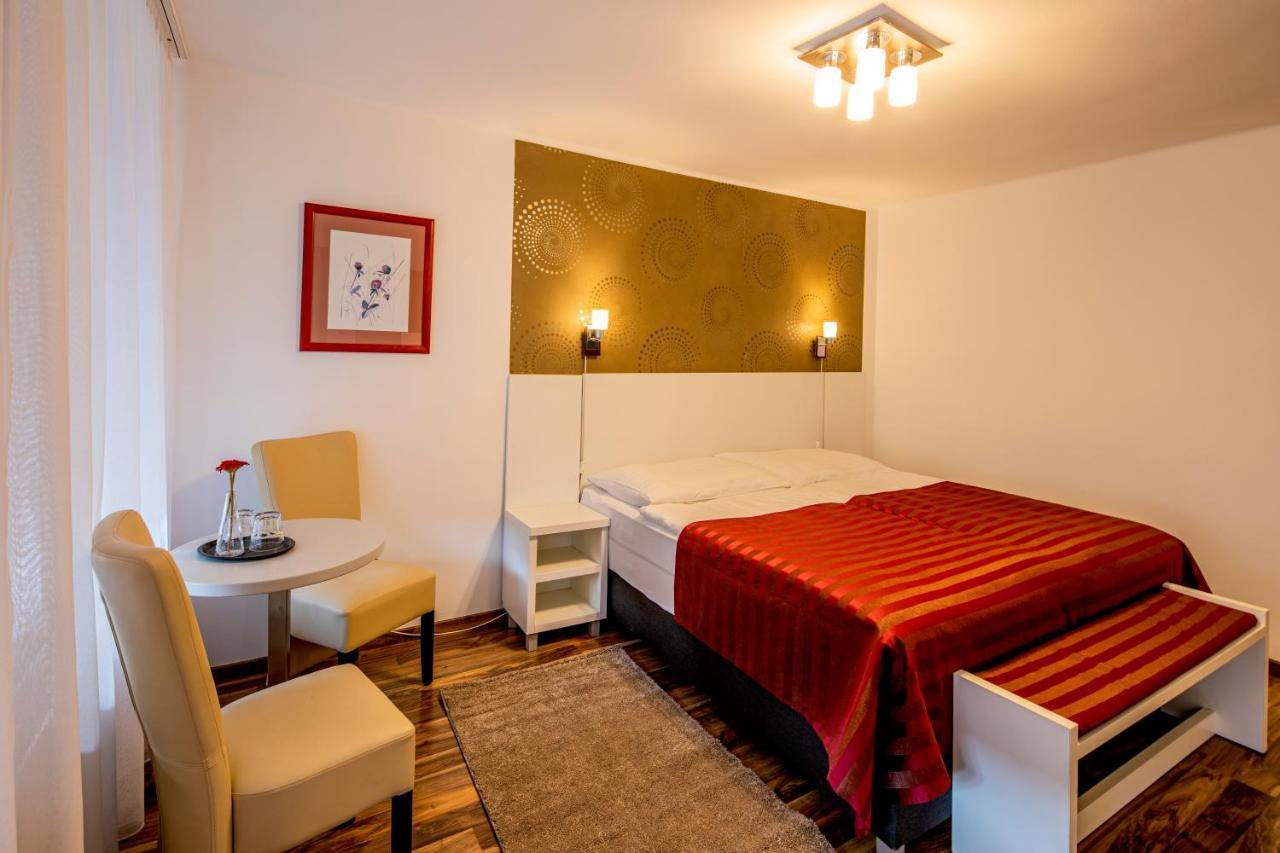 Riviéra Rooms Vendégszobák Mosonmagyaróvár Esterno foto