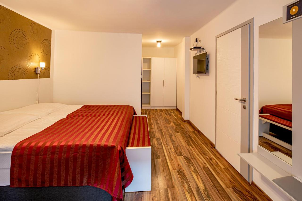 Riviéra Rooms Vendégszobák Mosonmagyaróvár Esterno foto